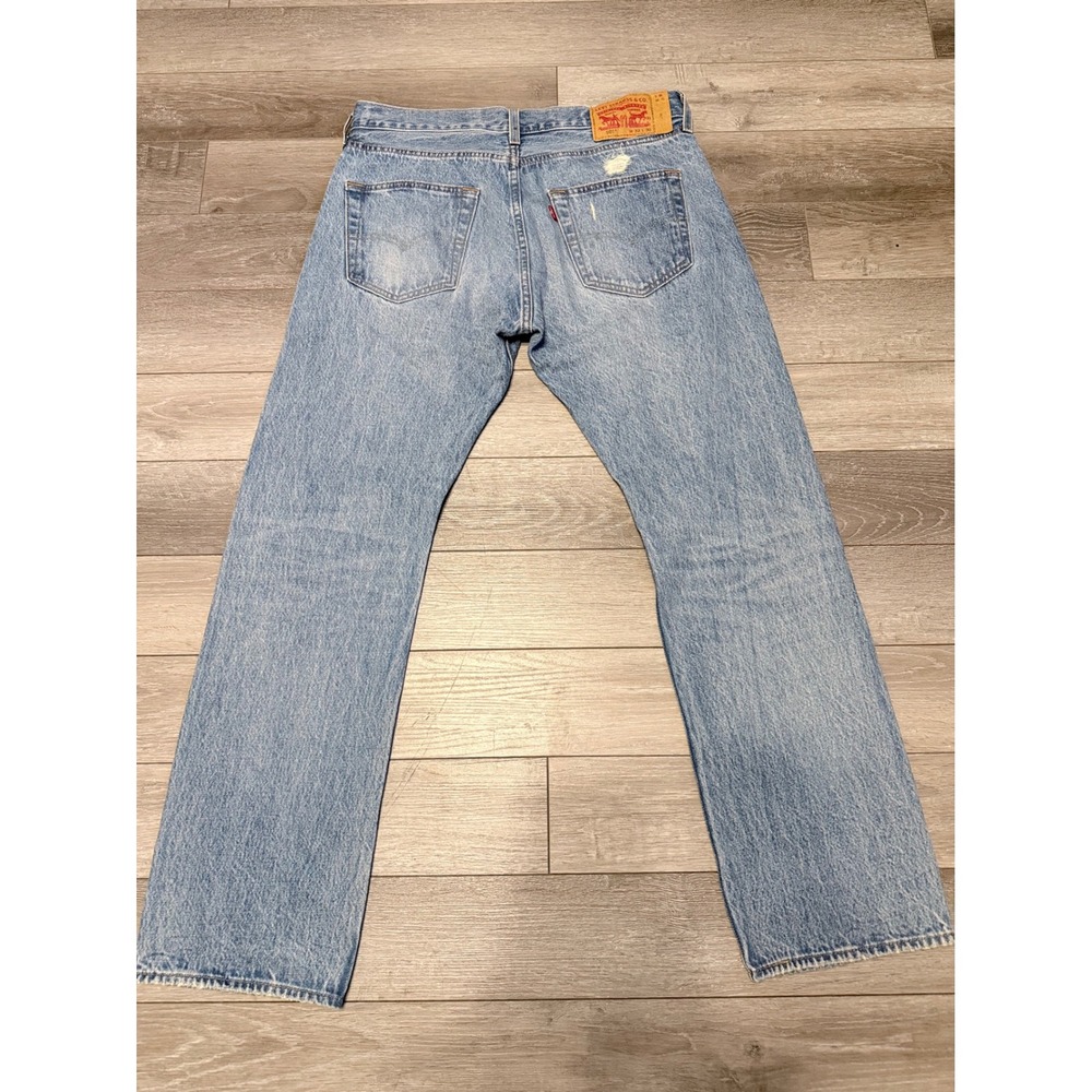 NWOT Levi's 501 Original Jeans Women W32 L30 Light Blue Distressed Straight Leg - Picture 7 of 12